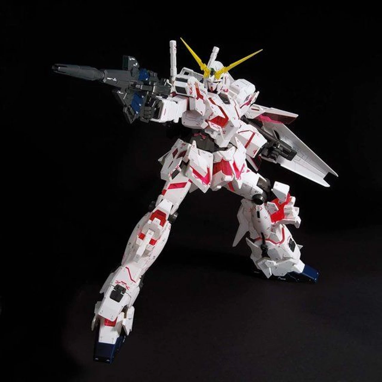 Bandai MG 1/100 Mega Size Model The Gundam Base Limited RX-0 Unicorn Gundam Ver. TWC Plastic Model ( NOV 2020 ) 5 Bandai MG 1/100 Mega Size Model The Gundam Base Limited RX-0 Unicorn Gundam Ver. TWC Plastic Model ( NOV 2020 ) - Image 5