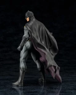 Kotobukiya ARTFX+ Batman Rebirth 1/10 PVC Figure ( IN STOCK ) -Figure Model Shop 6c500b5b5218ff2f9fe144497ce7754ac905120e 640x800 10002.1538728314